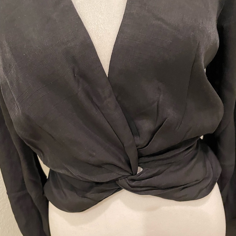 NWT MINKPINK Harper Twist Blouse Black Size Small S​​​​​​​ - Picture 6 of 8